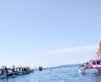 Pink Beach: photo 1 of 3